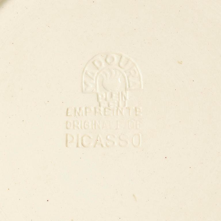 Pablo Picasso, fat, fajans, "Bouquet à la pomme" (A.R. 305), Madoura, Vallauris, Frankrike, efter 1956.