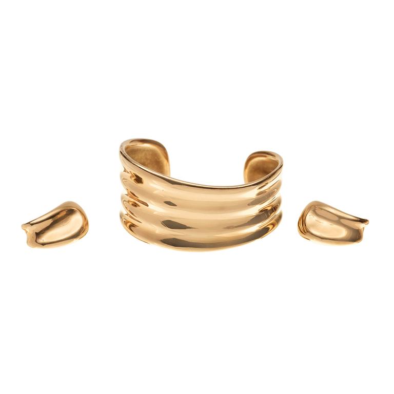 A Minas Spiridis 18k gold bangle and ear clips, Georg Jensen, Denmark 1945-77.