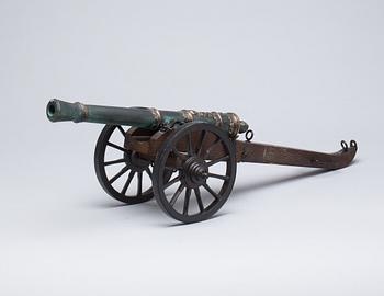 BORDSKANON, brons, Svensk Metallkonst AB, Karlskrona, 1900-talets andra hälft.