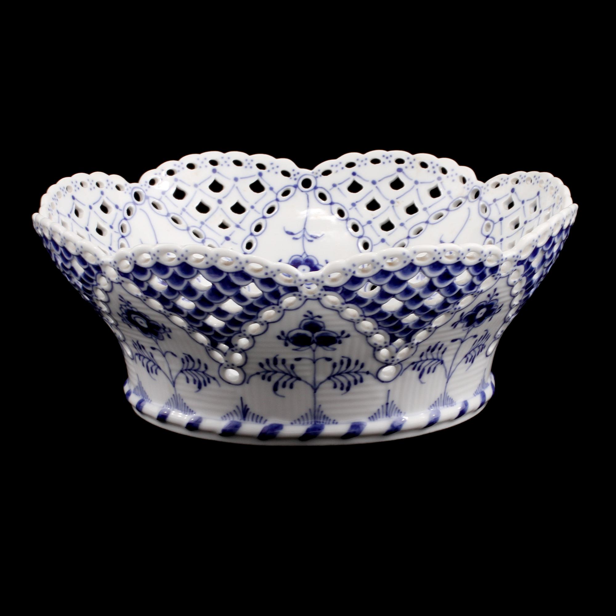 SKÅL, porslin, "Musselmalet", Royal Copenhagen, 1900-talets andra hälft.