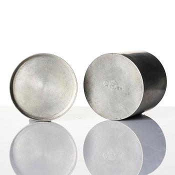 Firma Svenskt Tenn, a lidded pewter box model "A 742", Stockholm, 1929.