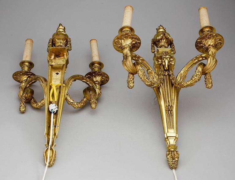 APPLIQUER, ett par, Louis XVI-stil, 1900-tal.