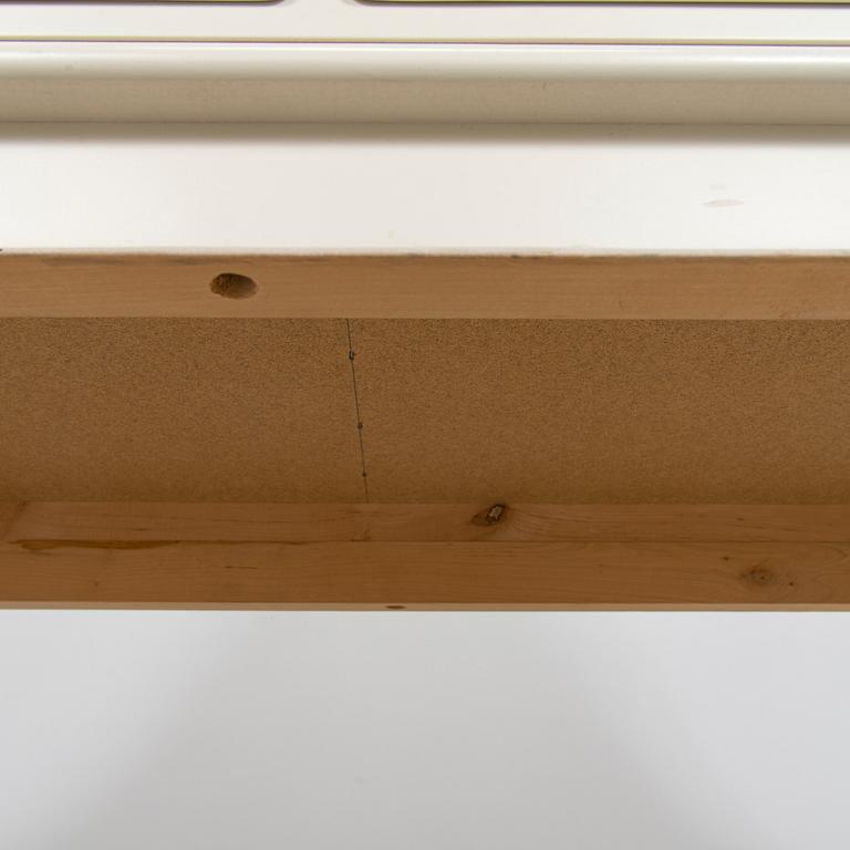 Matsalsskåp, gustaviansk stil, 1900-talets andra hälft.