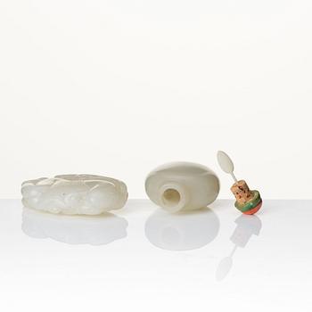 A jade pendant and snuff bottle, Qing dynasty.