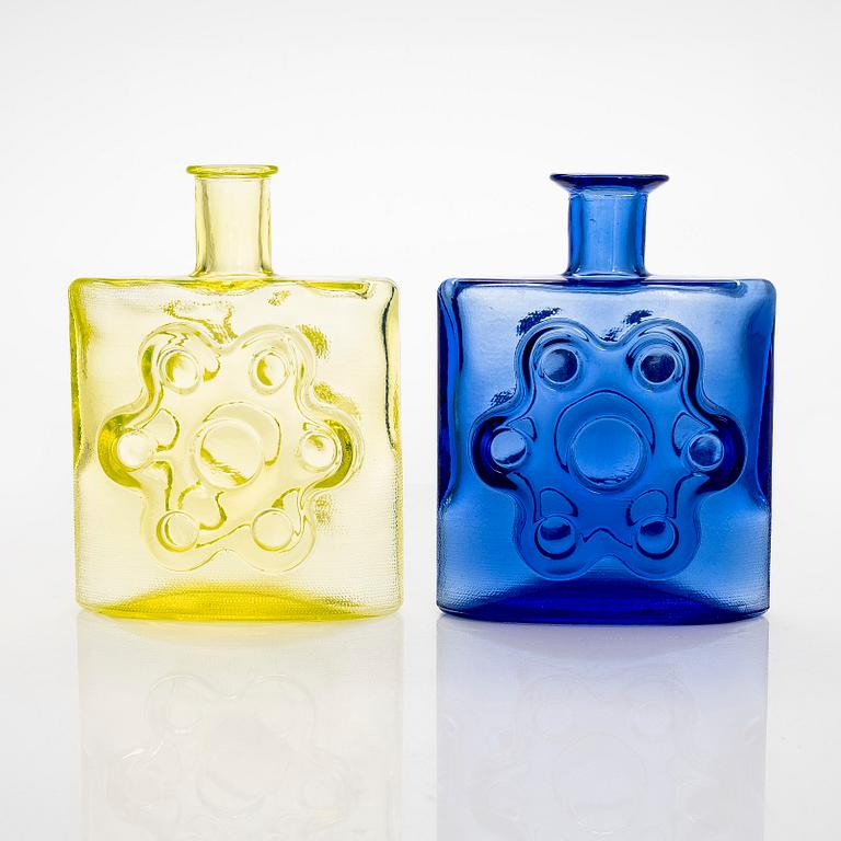 Erkkitapio Siiroinen, a set of two carafes for Riihimäki Glassworks, Finland.