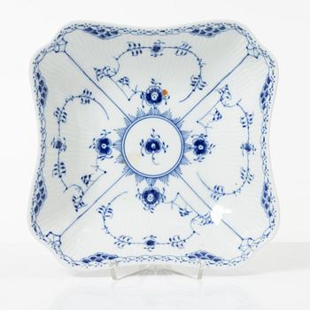 Royal Copenhagen, Service 82 pieces, Musselmalet, half lace.