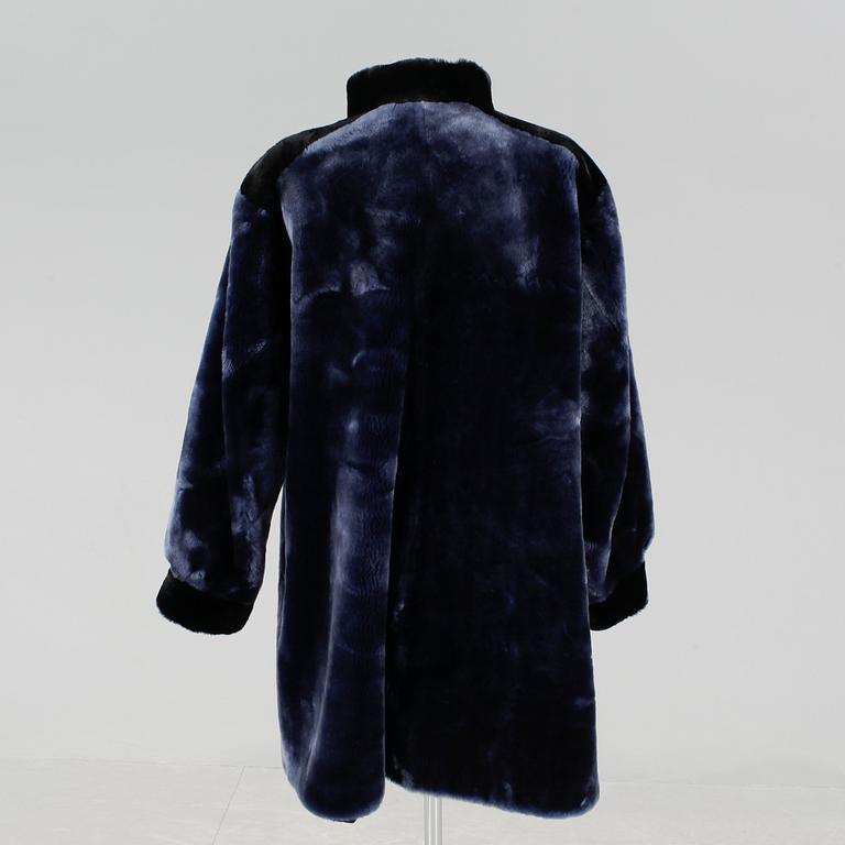 KAPPA, Yves Saint Laurent Fourrures.