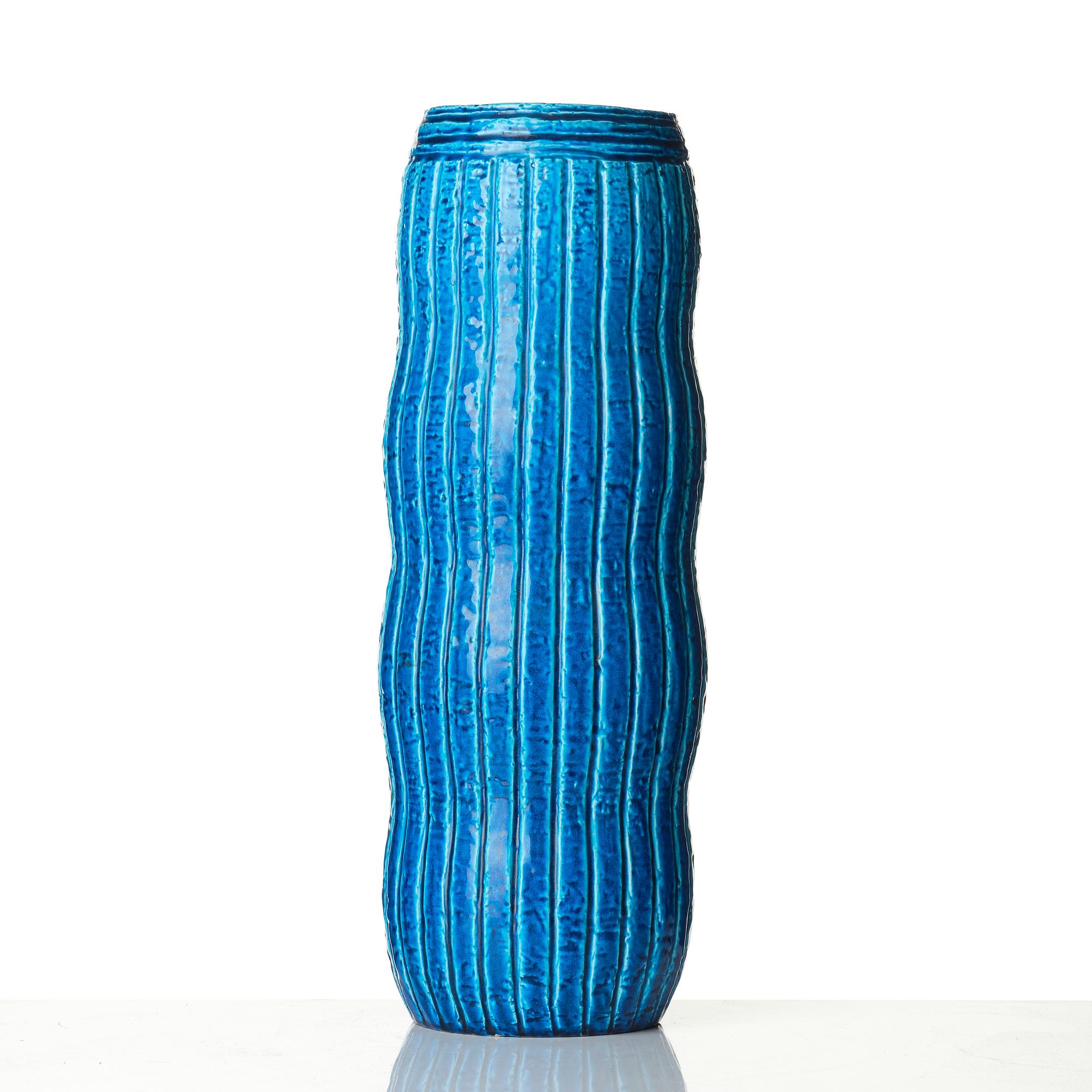 Gunnar Nylund, A chamotte floor vase, Rörstrand.