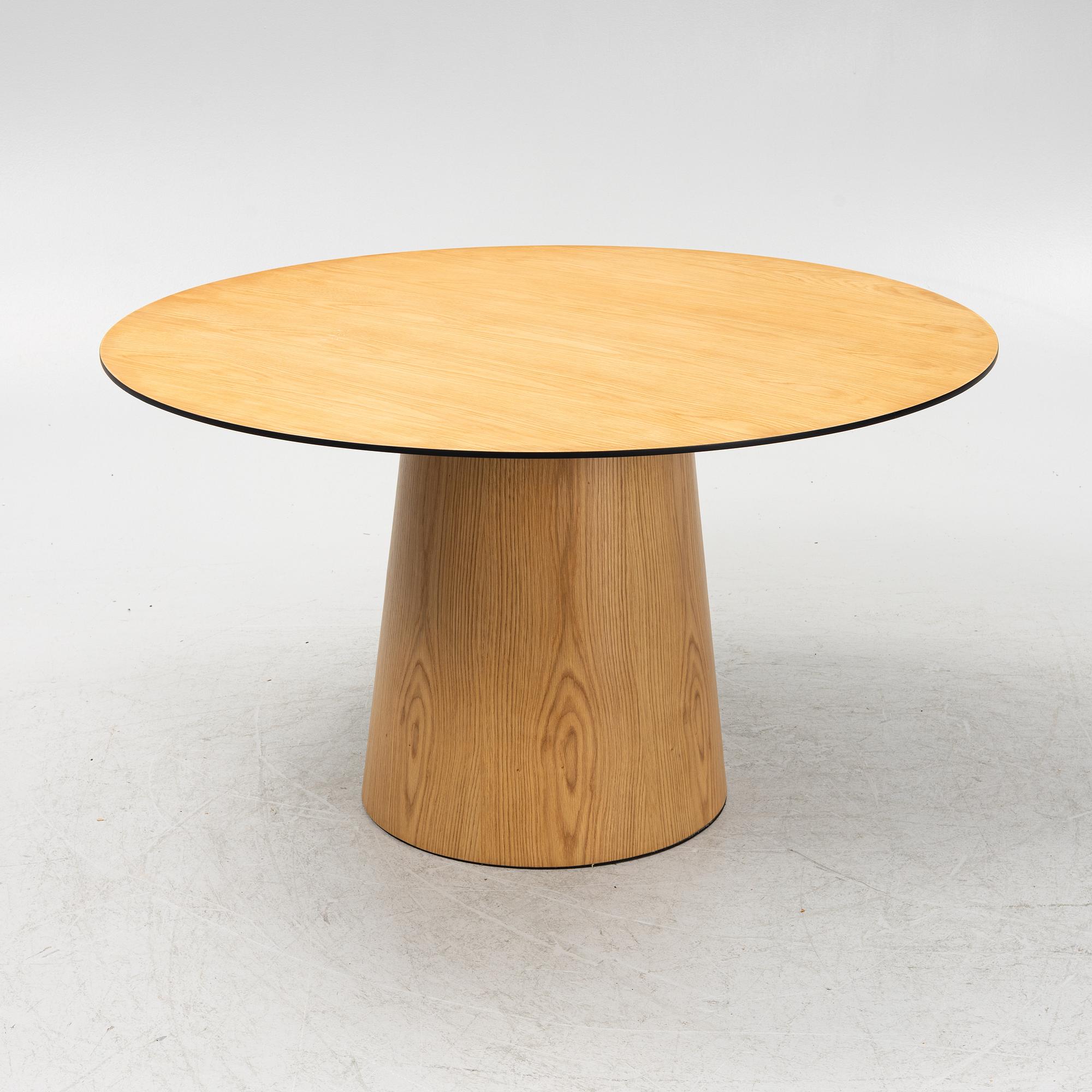 A 'Social' oak veneered table by Decotique.