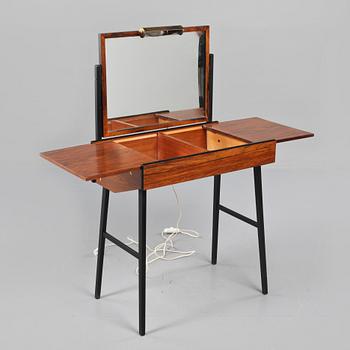 TOALETTBORD, 1900-talets andra hälft.
