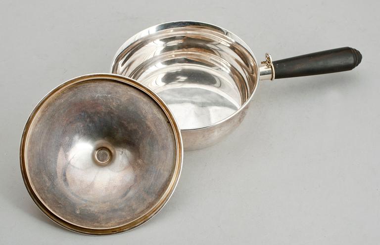 KAROTT MED LOCK, silver, GAB, Stockholm 1938. Vikt ca 432 g.