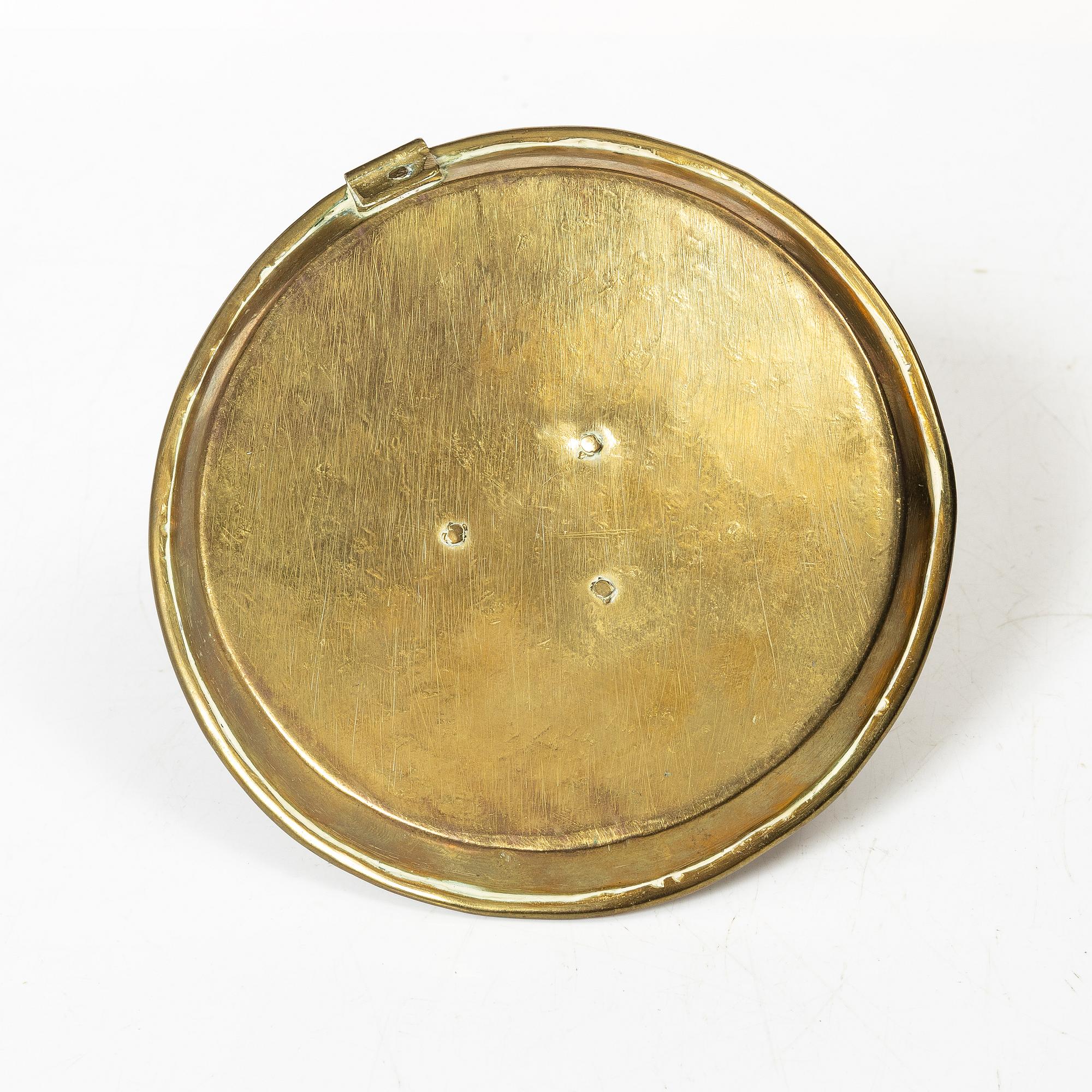 Mässingsföremål, fem stycken, 1700 - 1800-tal.