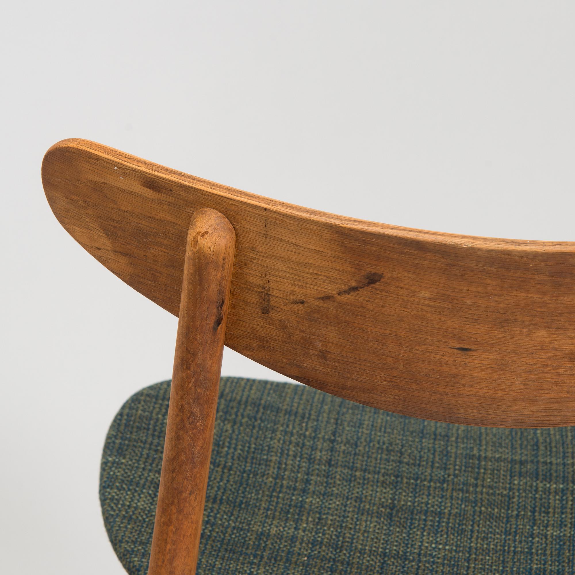Hans J. Wegner, stolar, ett par, "CH-30", Carl Hansen & Søn, Danmark, 1950-60-tal.