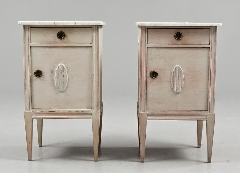 POTTSKÅP, ett par, 1900-talets andra hälft.