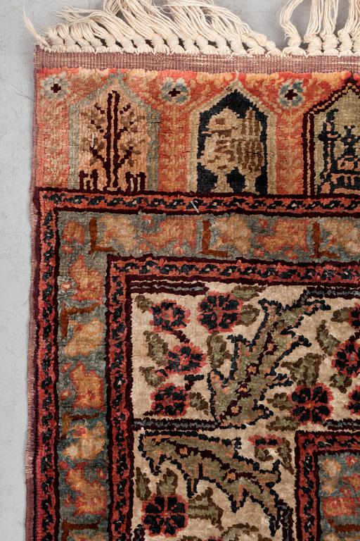 SEMIANTIK/OLD KAYSERI SAFF GALLERI. 290,5 x 106 cm.