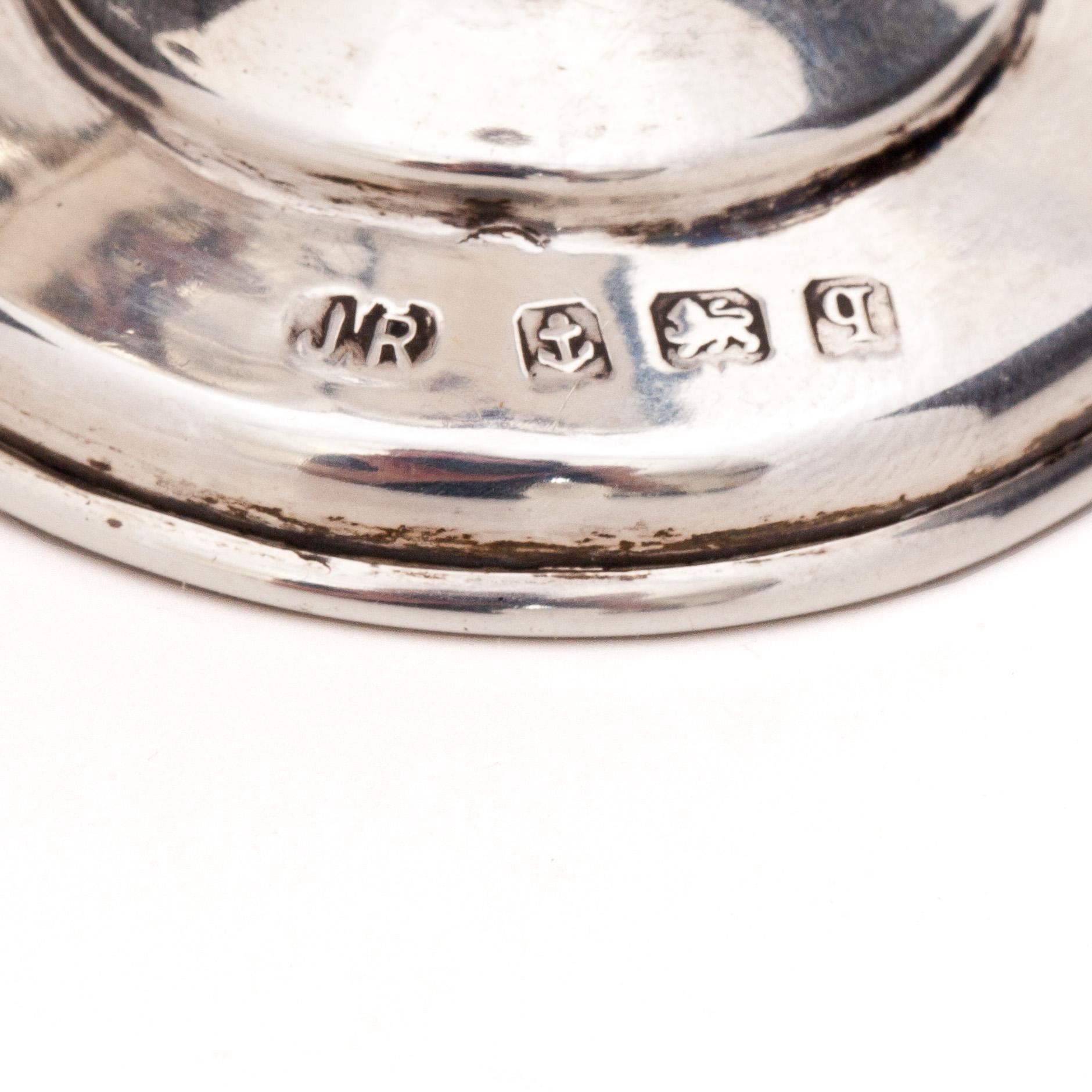 POKALER, 2 st, silver, Henry Wilkinson, London, 1872-73, 275 g och Birmingham, 1915-1916, ca 60 g.