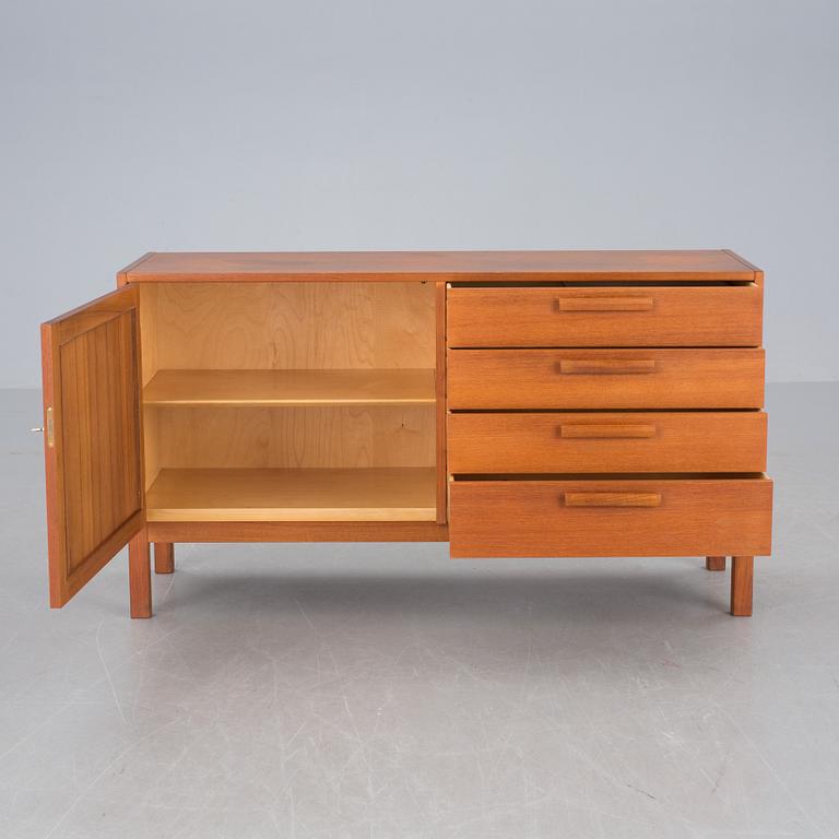 SIDEBOARD, "Domi Monte", Nils Jonsson, Troeds, Bjärnum.