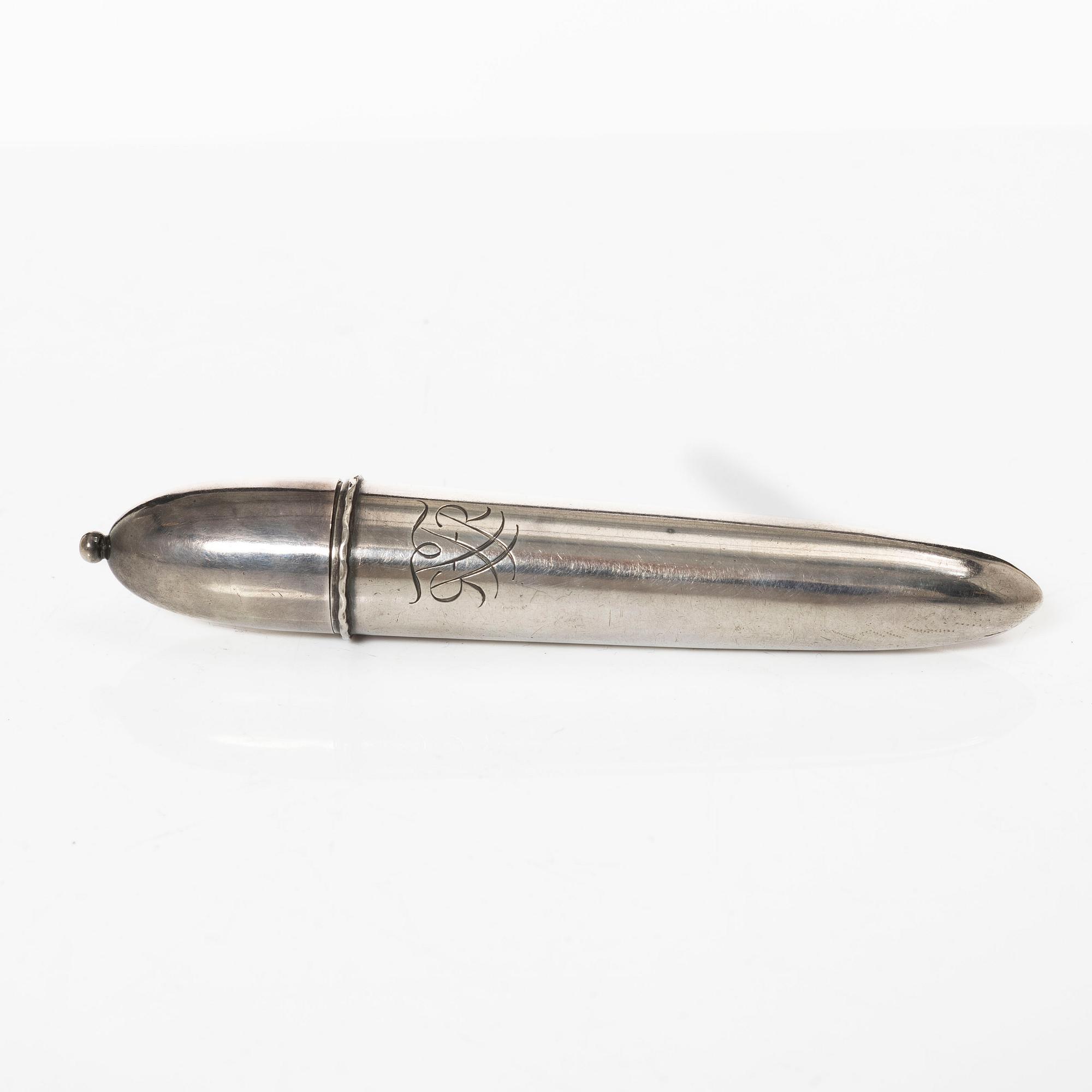 Askar, 2 st och ciggaretui, silver, bl.a. David Andersen & Co, Stockholm 1928.