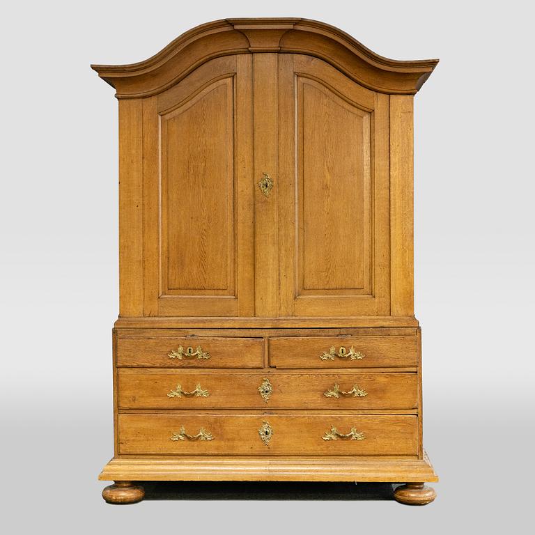 Skåp, senbarock, 1700-talets mitt.