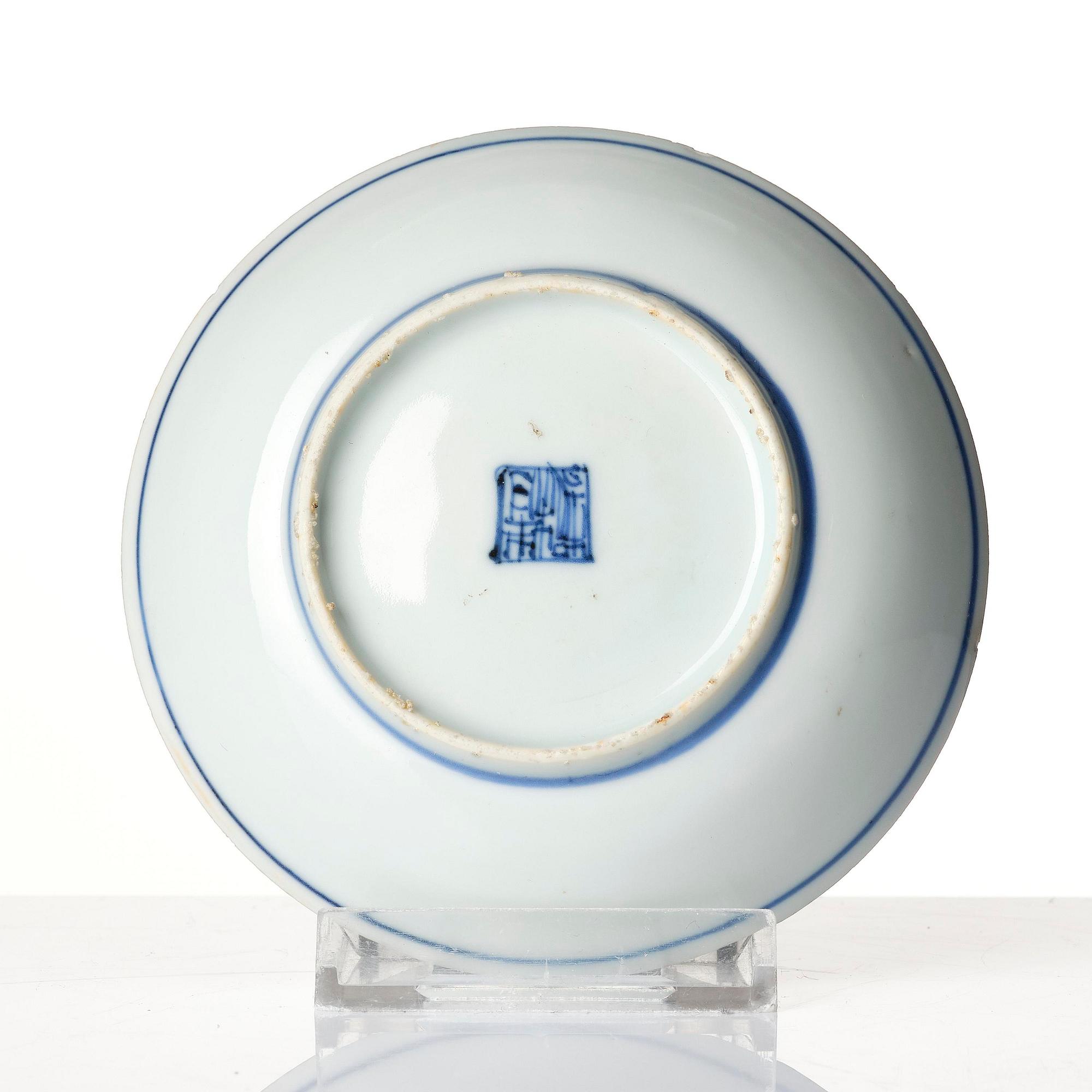 A set with two tea caddies and a dish, Transition and 18th century.