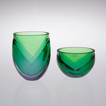 SKÅL och VAS, glas, "Blomma" Heikki Orvola, signerade Nuutajärvi Notsjö, 1970-tal.