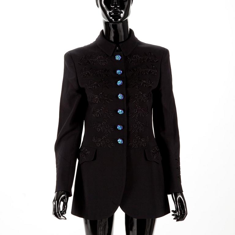 KAVAJ, Moschino.