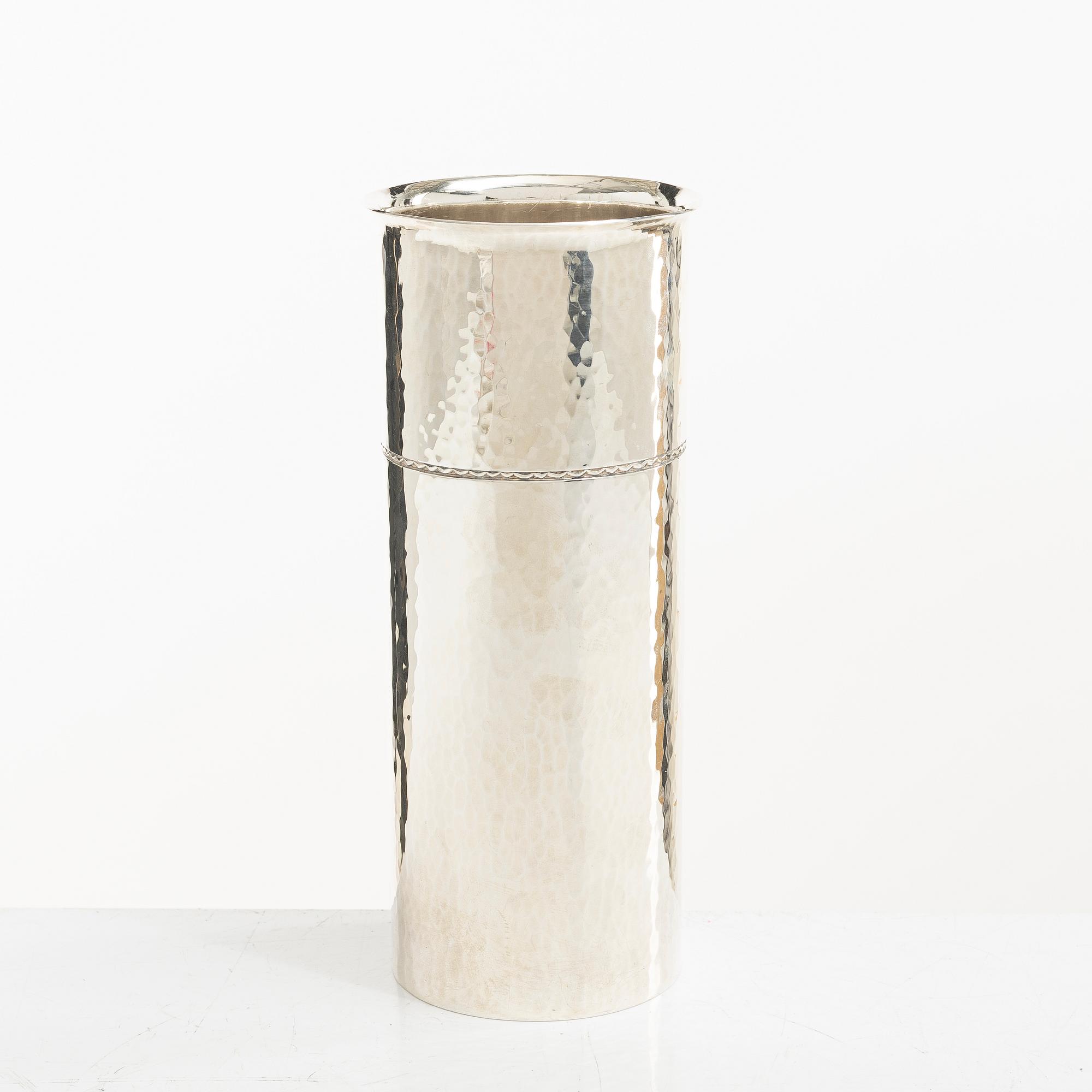 Lennart Råström, A silver vase, CG Råström, Stockholm 1975.
