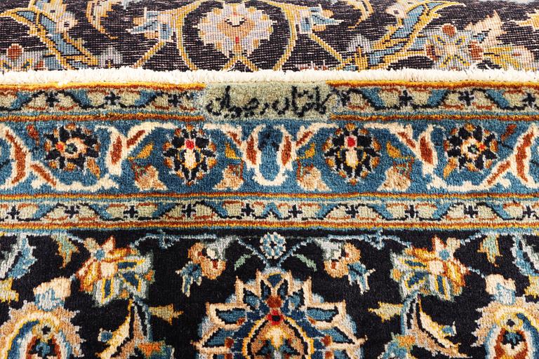 Matta, Keshan, ca 410 x 303 cm.