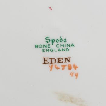 An english mid 20th century coffee and tea bone china "Eden", Spode service set. 52 parts.