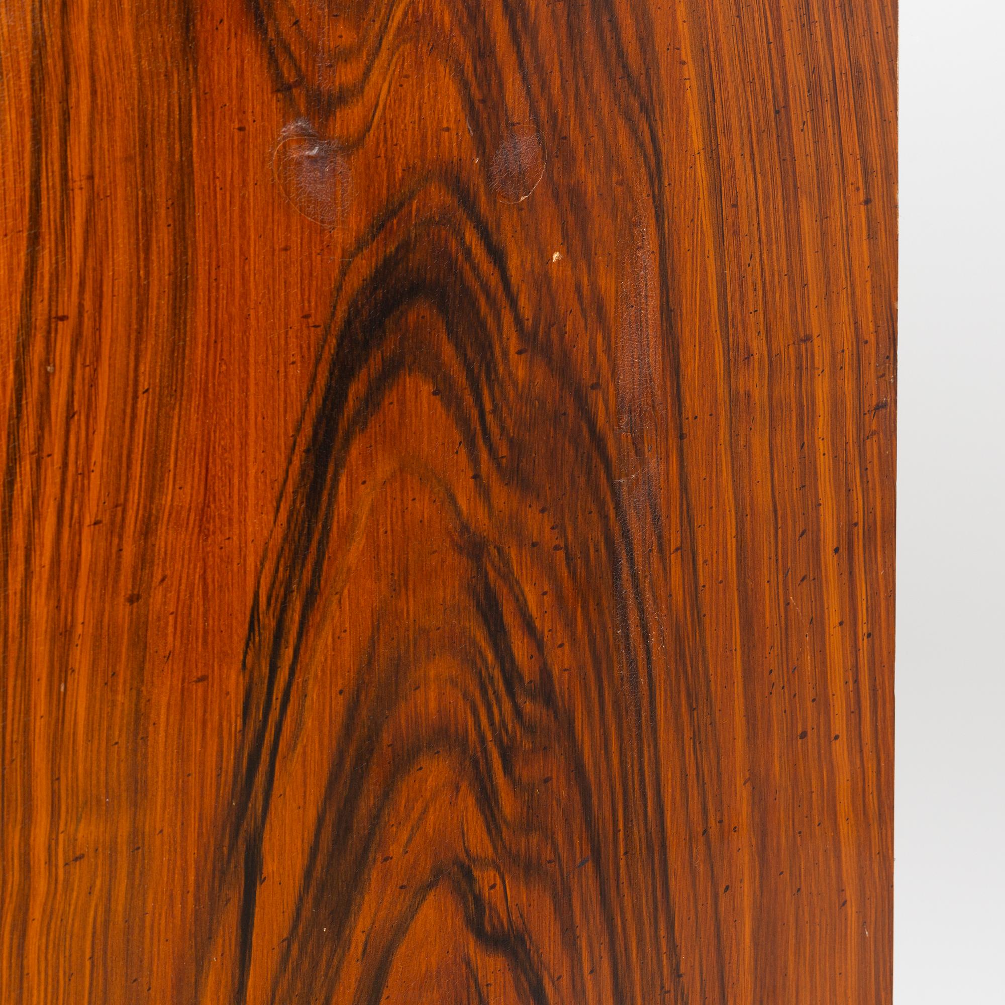 Bokskåp, nyrenässansstil, 1800-talets slut.