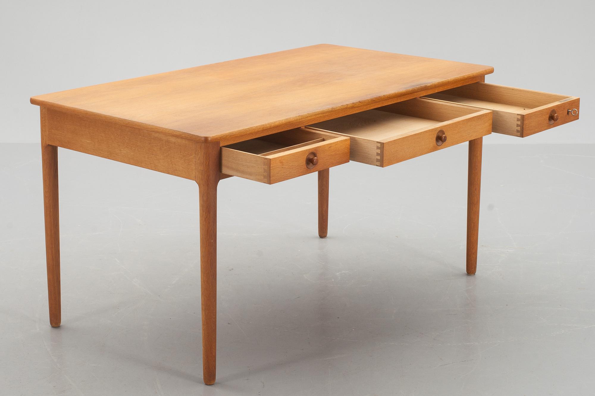 SKRIVBORD, "AT-305", Hans J. Wegner. Danmark.