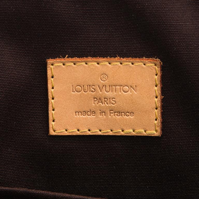 Louis Vuitton, 'Summit drive' bag.