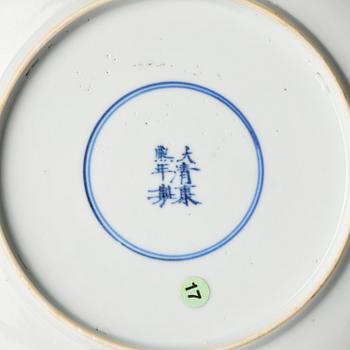 Two famille verte dishes, Qing dynasty, Kangxi (1662-1722).