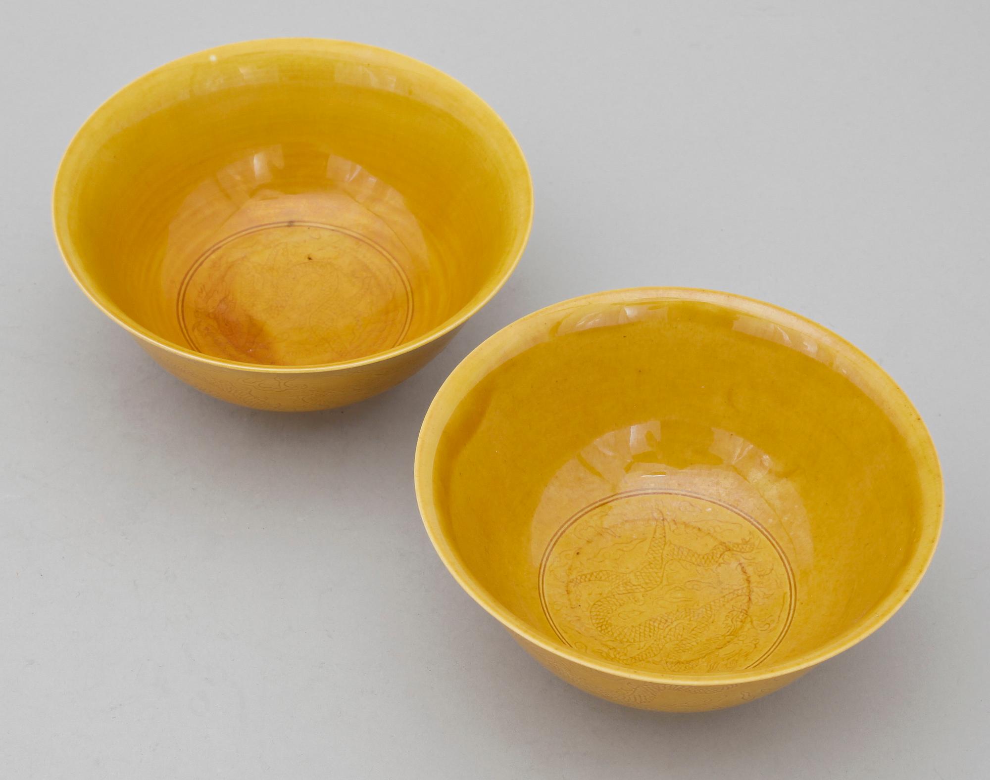 SKÅLAR, ett par porslin. Kina, troligen republik.