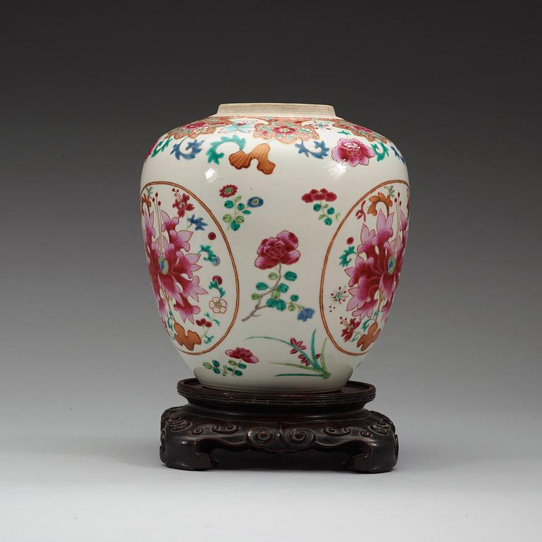 A famille rose jar, Qing dynasty, Qianlong (1736-95).