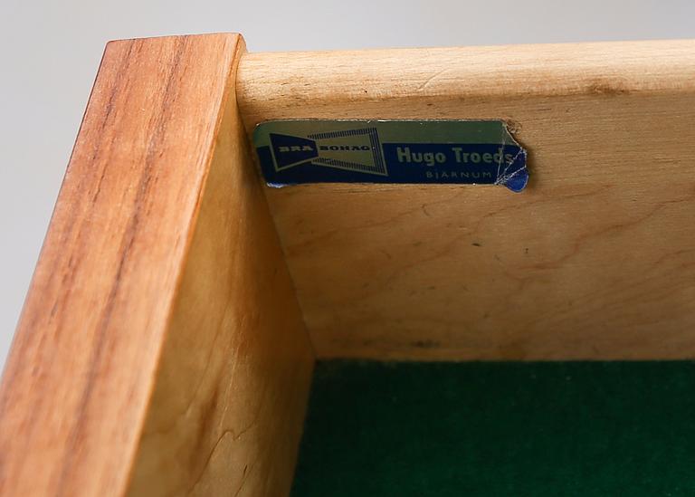 SIDEBOARD, Troeds, Bärnum, 1900-talets mitt.