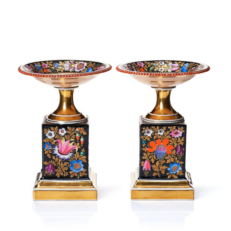 A pair of table decorations/tazzas, porcelain, Russian, 19th Century.