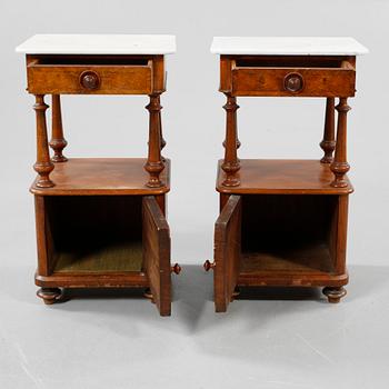 POTTSKÅP, ett par, nyrenässans, 1800-talets andra hälft.