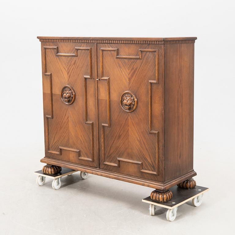 Skåp, Swedish Grace Svenska Möbelfabrikerna i Bodafors, 1920-30-tal.