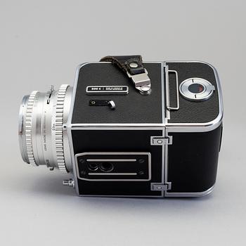 Hasselblad 500/C Camera no TI54816 with from 1964 with five lenses inluding a chrome S-Planar 1:5:6 f=120.