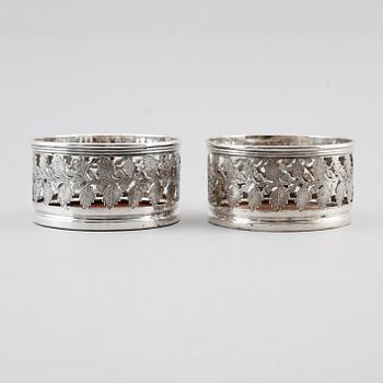 COASTERS, 2 st, nysilver och trä, Polen, 1900-talets mitt.