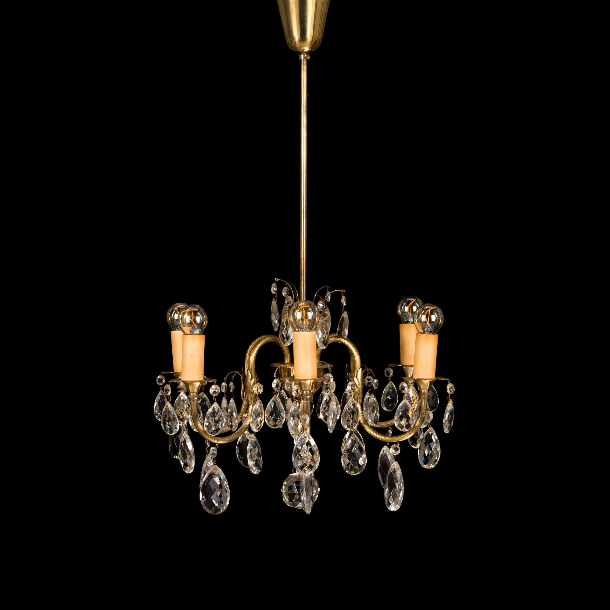 Mauri Almari, a mid-20th century 'K1-42' chandelier for Idman Finland. Height 80 cm.