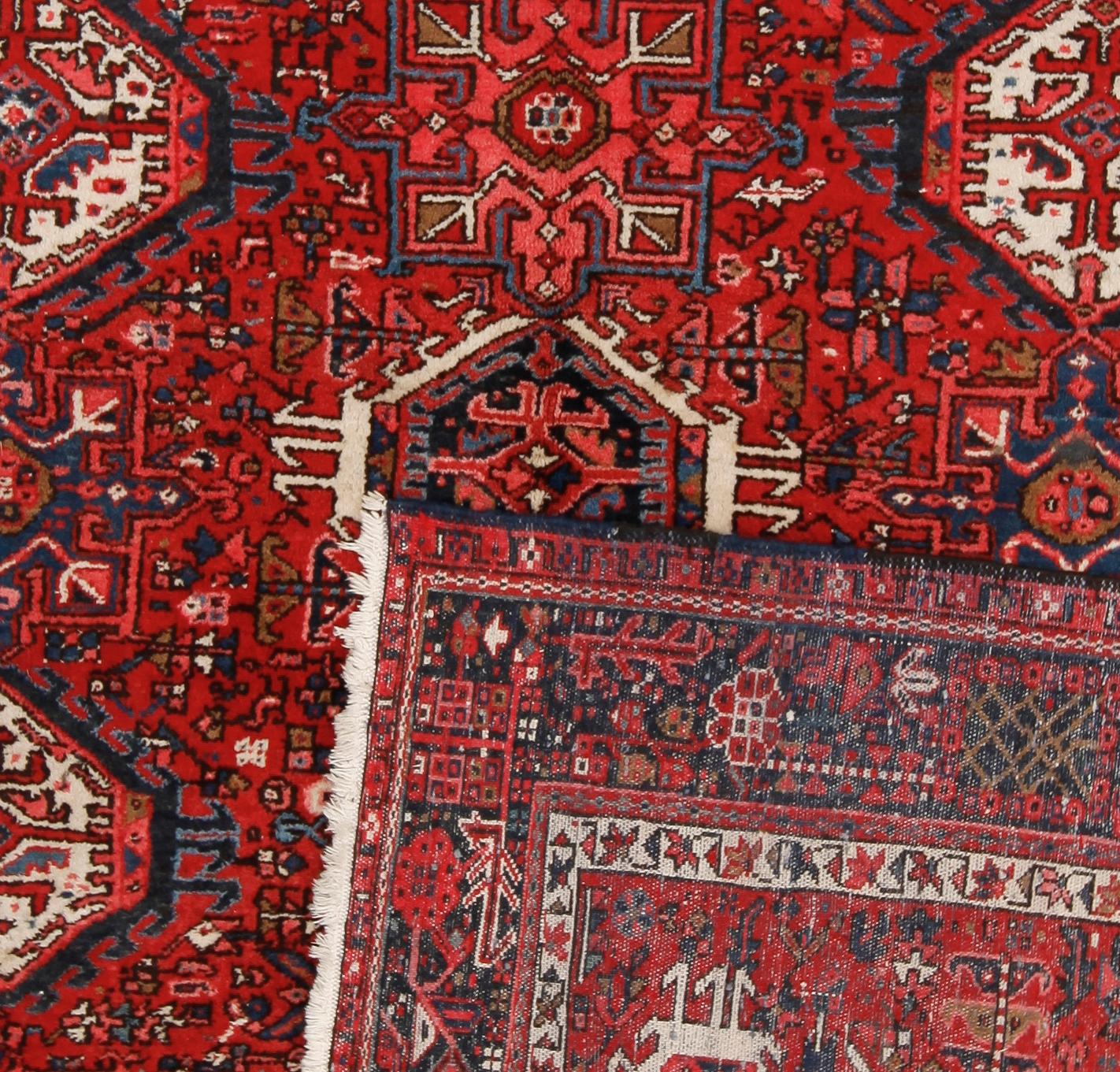 MATTA, Heriz. Ca 350 x 270 cm.