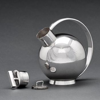 Sylvia Stave, a 830/1000 silver cocktailshaker, probably 1930's, maker's mark PV.