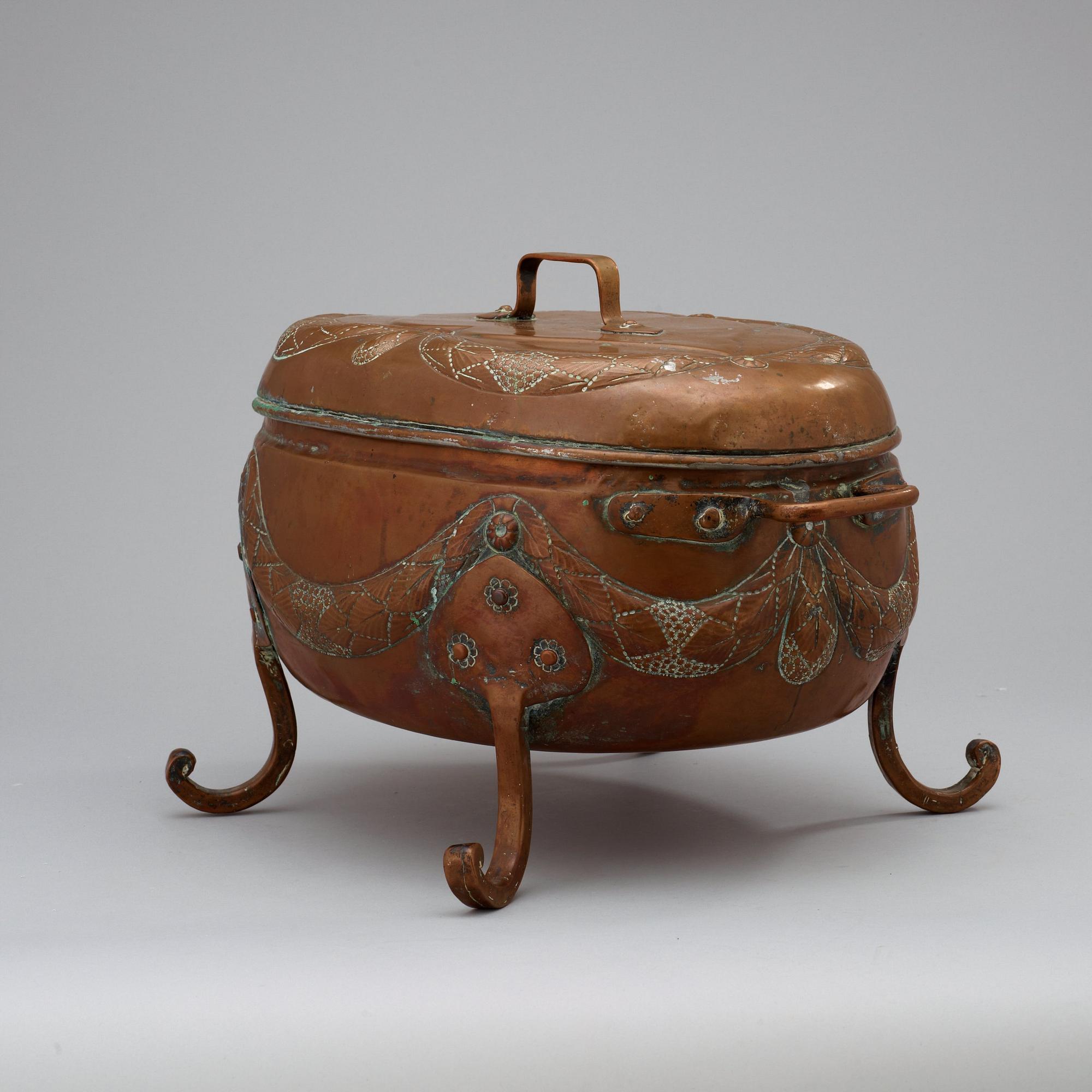 A Danish 18th century copper cauldron with cover.