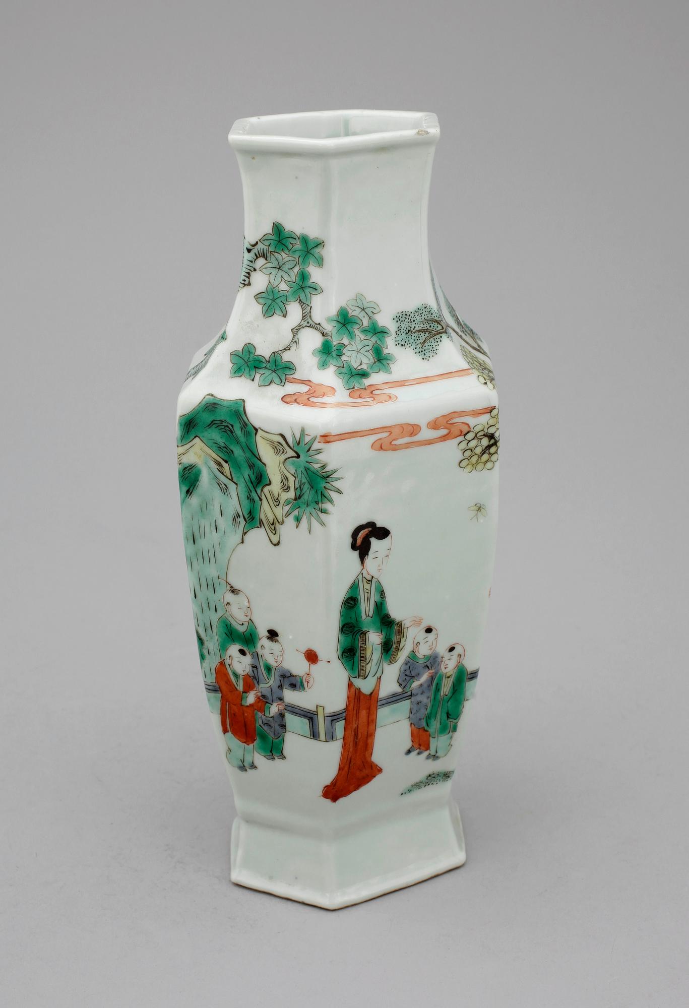 VAS, porslin, Kina, 1800-tal.