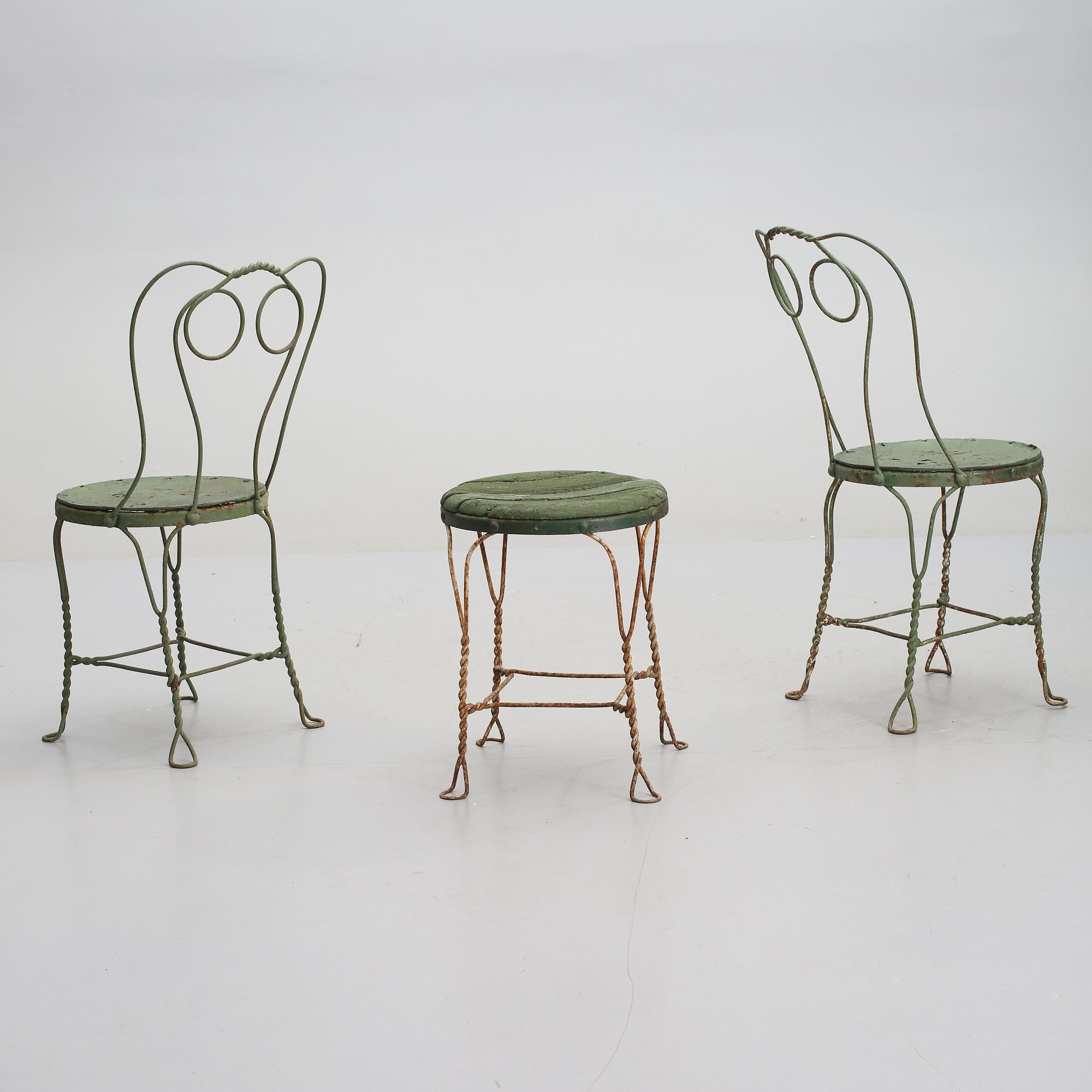 TRÄDGÅRDSSTOLAR, ett par, samt PALL, Grytgöl, 1900-talets första hälft.