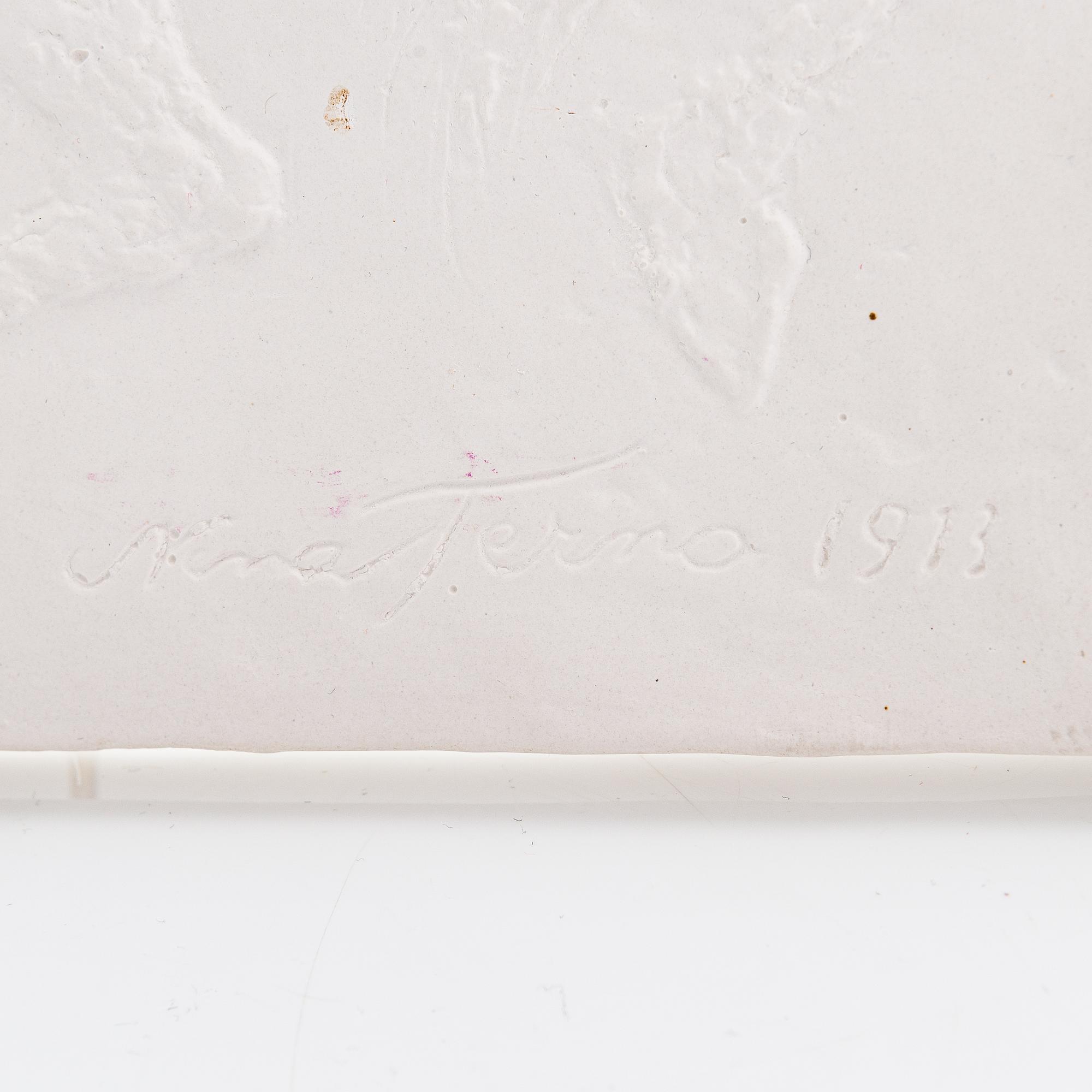 Nina Terno,  relief, gips, signerad och daterad 1973.