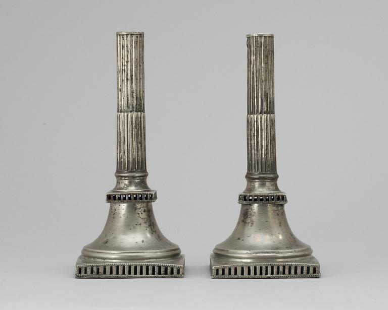 A pair of Gustavien pewter candlesticks.