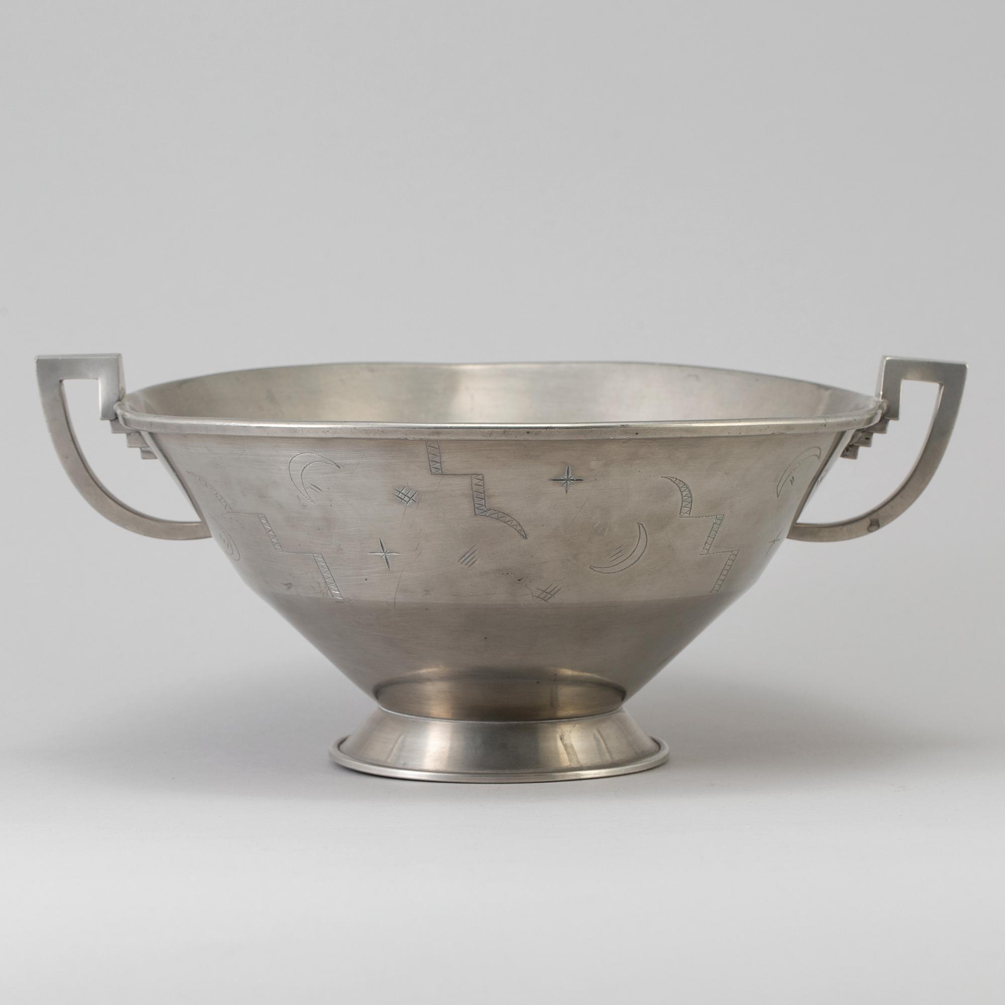 a art deco pewter bowl designed by Anna Thulin year 1930 for Ystad Tenn.